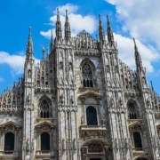 Milano non si ferma (ma con responsabilità) Milano non si ferma (ma con responsabilità)