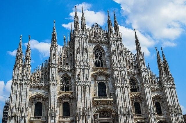 Milano non si ferma (ma con responsabilità)
